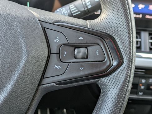 Used 2025 Chevrolet Trax LT w/ LPO, Blackout Package image 15