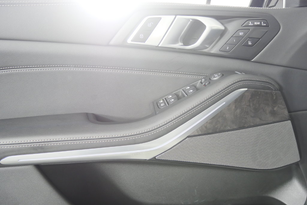Used 2026 BMW X7 xDrive40i AWD/4WD image 9