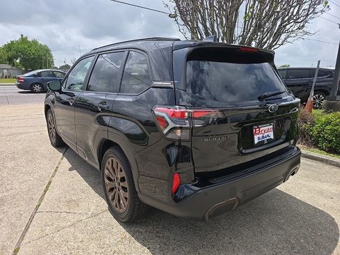 Used 2025 Subaru Forester Sport image 7