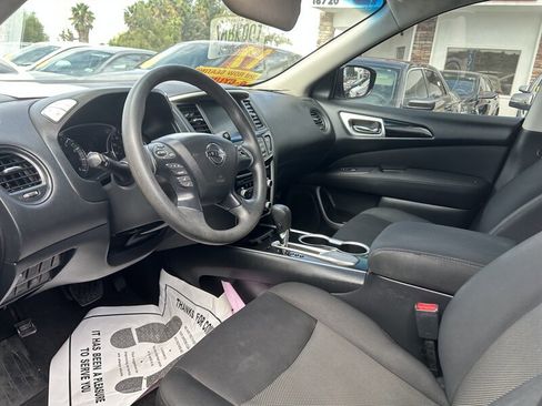 Used 2017 Nissan Pathfinder S image 18