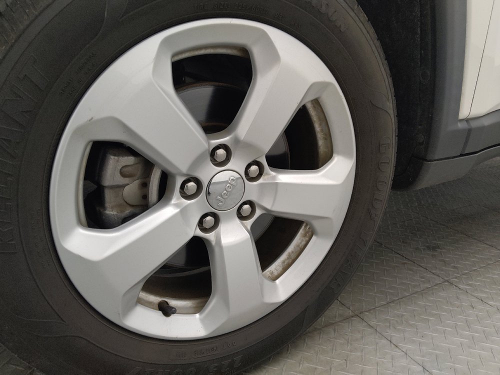 Used 2019 Jeep Compass Latitude w/ Popular Equipment Group AWD/4WD image 31