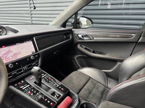 Certified 2024 Porsche Macan GTS image 15
