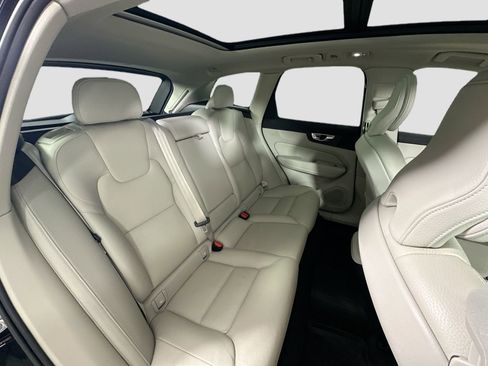 Certified 2023 Volvo XC60 B5 Plus w/ Protection Package Premier image 28