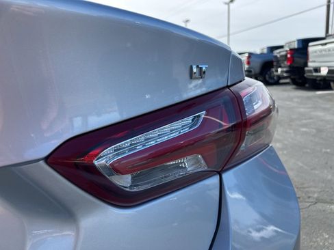 Used 2022 Chevrolet Malibu LT image 12