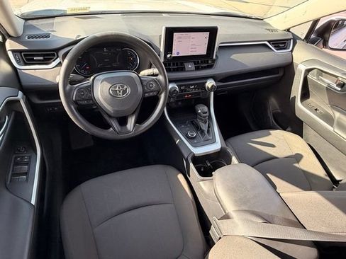 Used 2025 Toyota RAV4 XLE AWD/4WD image 15