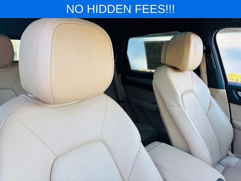 Used 2022 Porsche Cayenne Platinum Edition AWD/4WD image 6
