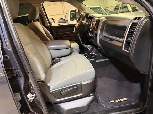 Used 2018 RAM 2500 Tradesman w/ Chrome Appearance Group AWD/4WD image 46