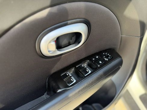 Used 2019 Kia Soul w/ Convenience Package FWD image 13