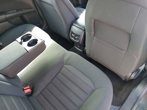 Used 2020 Ford Fusion SE image 12