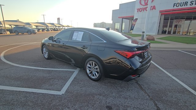 Used 2021 Toyota Avalon XLE FWD image 7