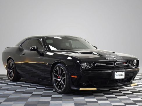 Used 2018 Dodge Challenger R/T Scat Pack w/ Leather Interior Group image 8