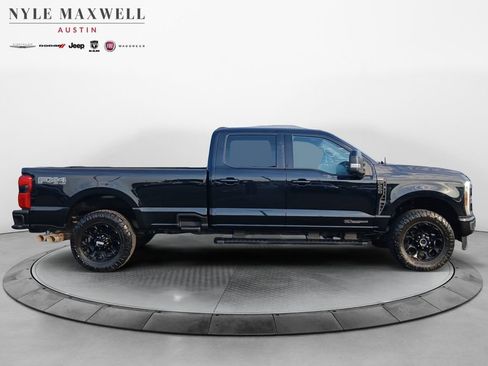 Used 2024 Ford F250 Lariat w/ Black Appearance Package AWD/4WD image 17