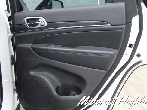 Used 2021 Jeep Grand Cherokee Limited image 33