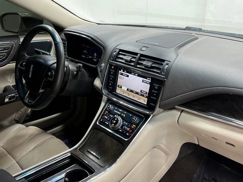 Used 2017 Lincoln Continental Select w/ Climate Package FWD image 21