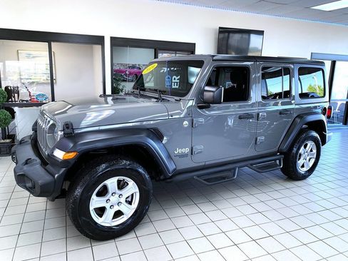 Used 2019 Jeep Wrangler Unlimited Sport S AWD/4WD image 3
