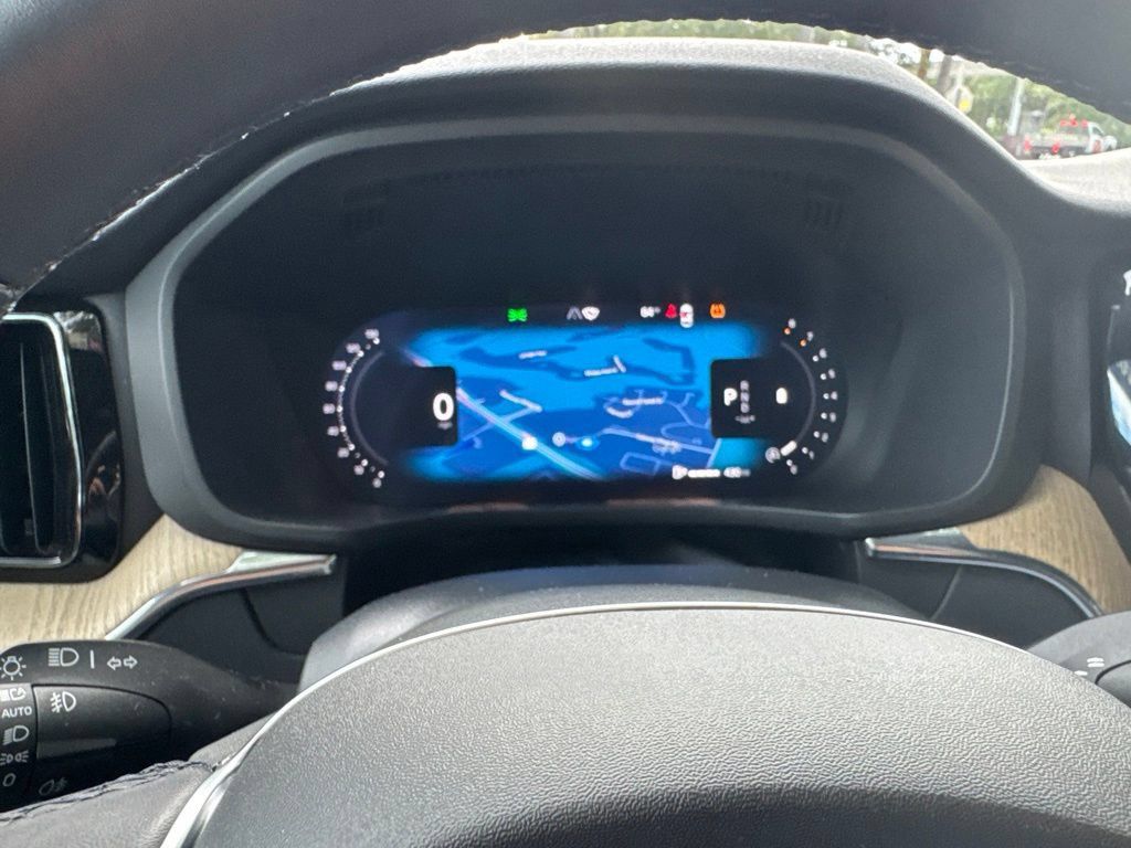 Certified 2026 Volvo XC60 B5 Plus AWD/4WD image 19