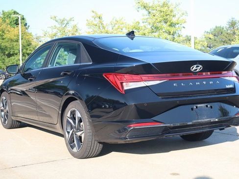Used 2023 Hyundai Elantra Limited image 6