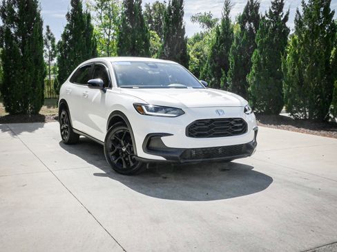 Used 2024 Honda HR-V Sport image 2