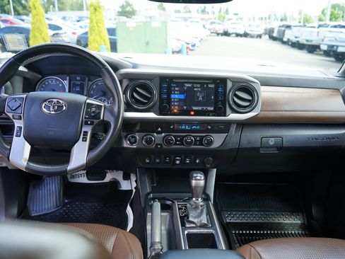 Used 2019 Toyota Tacoma Limited AWD/4WD image 18