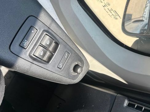 Used 2016 RAM ProMaster 2500 w/ Premium Appearance Group FWD image 17
