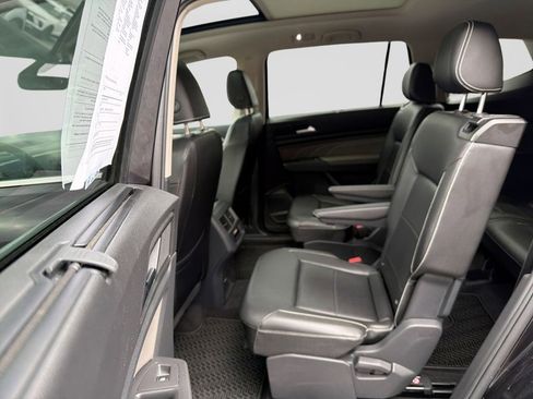 Used 2023 Volkswagen Atlas SE w/ Panoramic Sunroof Package image 30