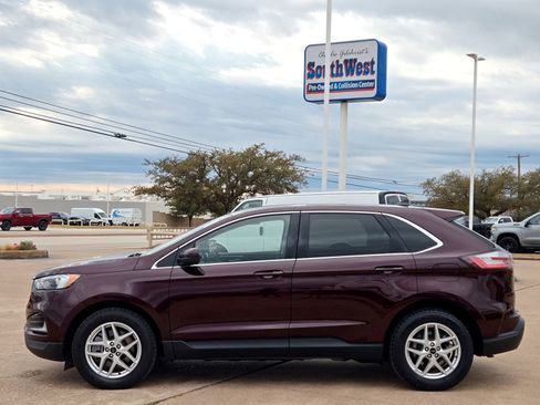 Used 2024 Ford Edge SEL image 6