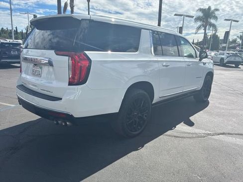 Used 2023 GMC Yukon XL Denali AWD/4WD image 9