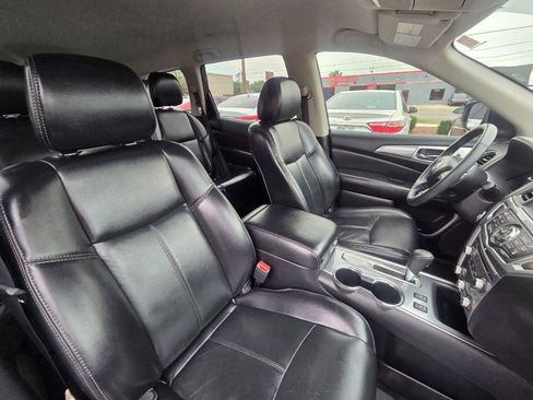 Used 2018 Nissan Pathfinder SL FWD image 20