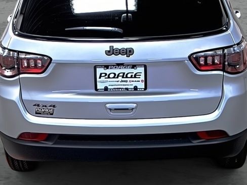 New 2026 Jeep Compass Latitude image 11