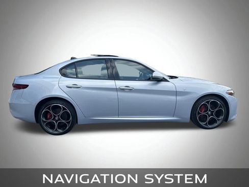 Used 2022 Alfa Romeo Giulia Ti image 3
