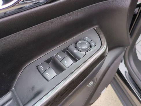 Used 2023 GMC Acadia SLT image 14