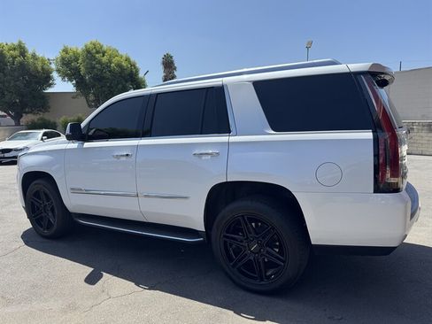 Used 2016 Cadillac Escalade Luxury AWD/4WD image 10