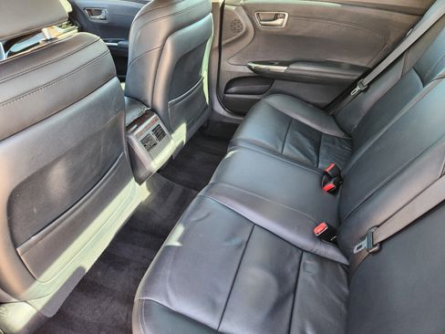 Used 2013 Toyota Avalon XLE image 30