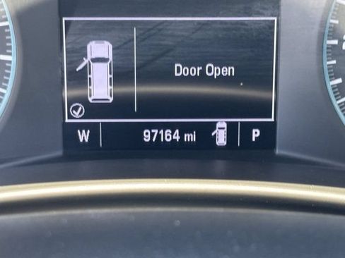 Used 2022 Chevrolet Equinox LS FWD image 30