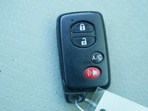 Used 2013 Toyota Prius Three FWD image 35