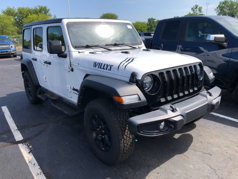Used 2021 Jeep Wrangler Unlimited Sport AWD/4WD image 3