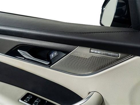 Used 2022 Jaguar F-PACE SVR image 54