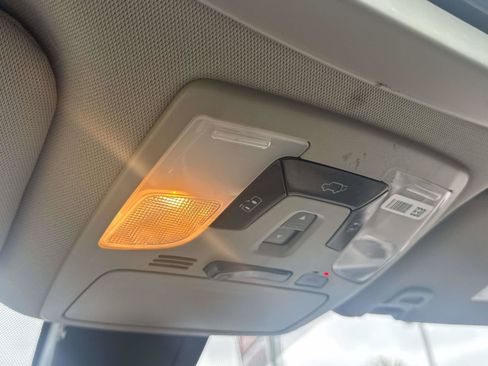 Used 2019 Toyota Sienna XLE w/ XLE Navigation Package FWD image 30