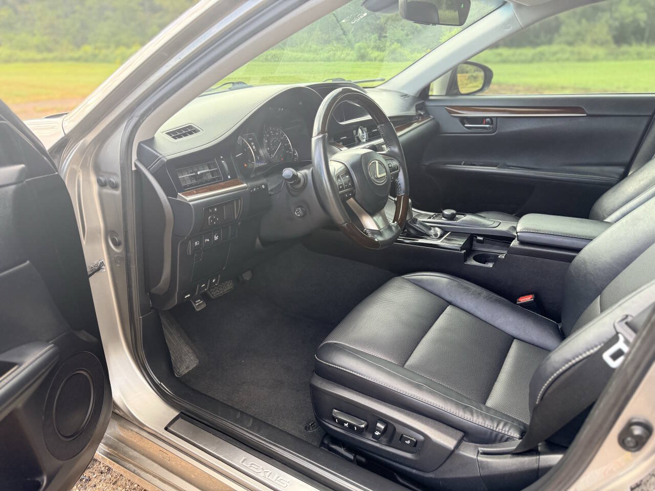 Used 2017 Lexus ES 350 FWD image 11
