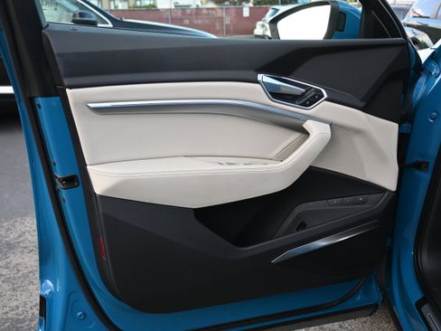 Used 2019 Audi e-tron Premium Plus image 29