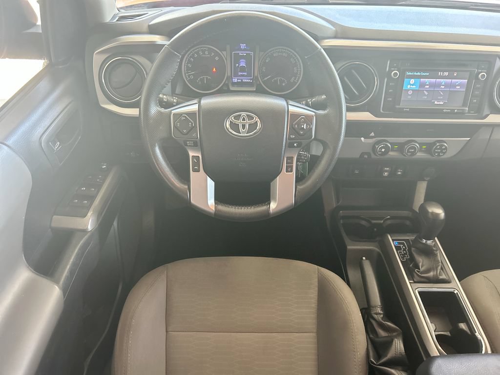 Used 2018 Toyota Tacoma SR5 RWD image 28