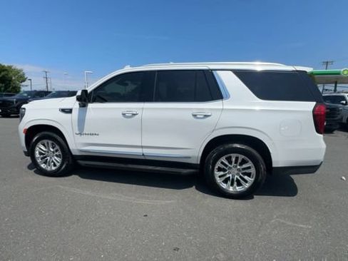 Certified 2021 GMC Yukon SLT w/ SLT Premium Package AWD/4WD image 5