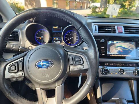 Used 2017 Subaru Outback 2.5i Premium image 16