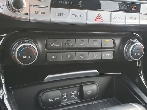 Used 2018 Kia Stinger image 24