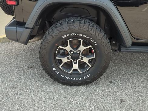 Used 2021 Jeep Wrangler Unlimited Rubicon AWD/4WD image 36
