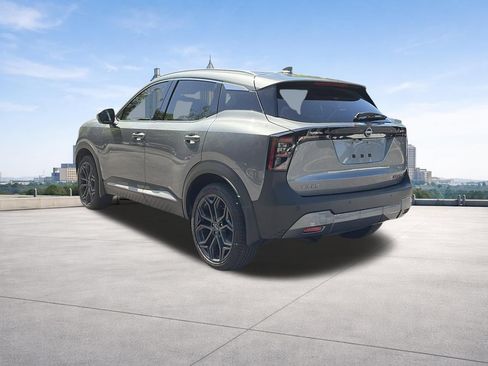 Used 2025 Nissan Kicks SR AWD/4WD image 3