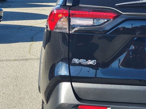 Used 2023 Toyota RAV4 XLE image 8