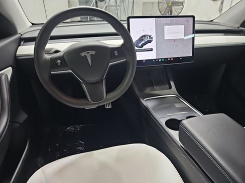 Used 2021 Tesla Model Y Performance AWD/4WD image 16