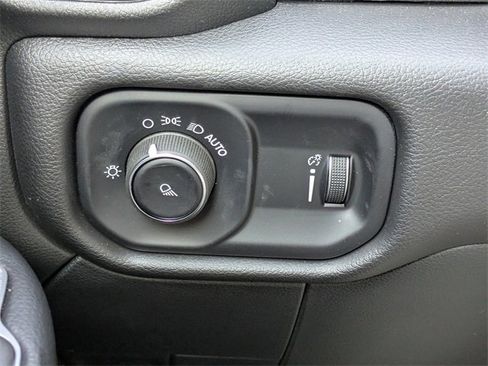 Used 2024 RAM 2500 Tradesman w/ Chrome Appearance Group image 26