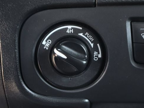 Used 2025 Nissan Frontier PRO-4X w/ Black Accent Package AWD/4WD image 30
